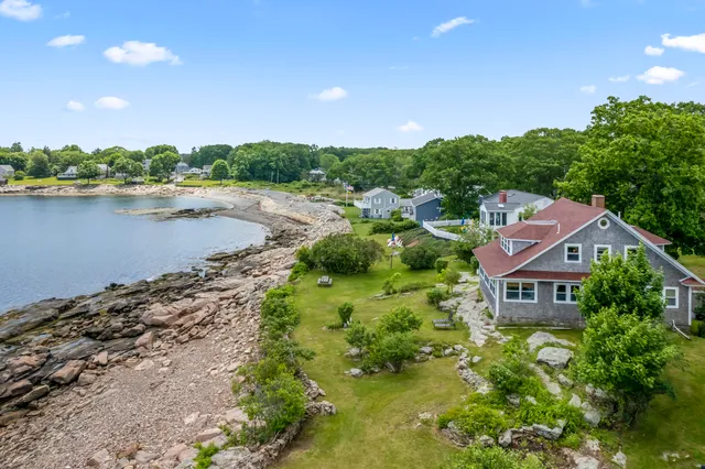 $2,999,000 | 4 Hamlin Place, York, ME 03909