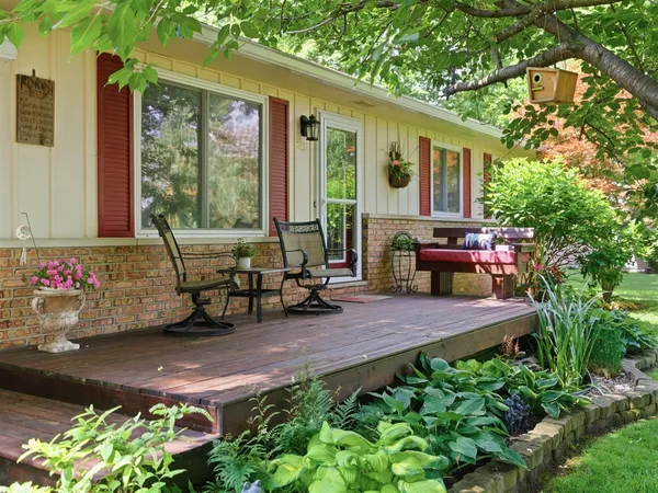 $279,900 | 2452 Moore Place, Howell, MI 48843