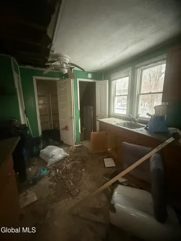 $174,999 | 169 Schoolhouse Road, Guilderland, NY 12203