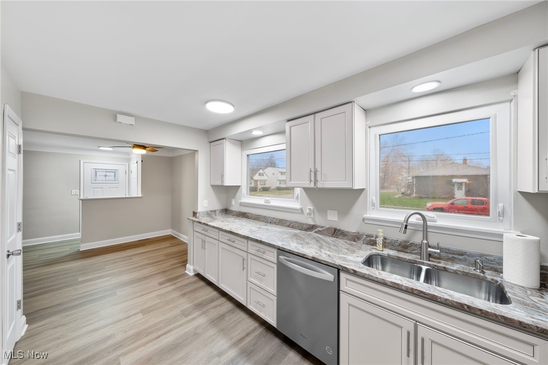30305 Powell Road Willowick, OH 44095 - Photo 8 of 30