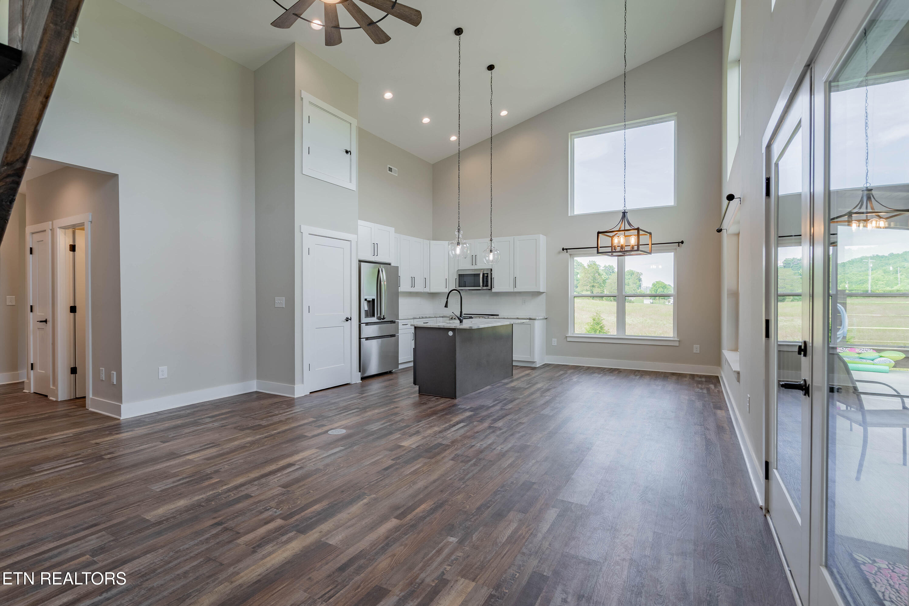 1352 Dutch Valley Road Clinton, TN 37716 - Photo 9 of 50 A7309124-HDR