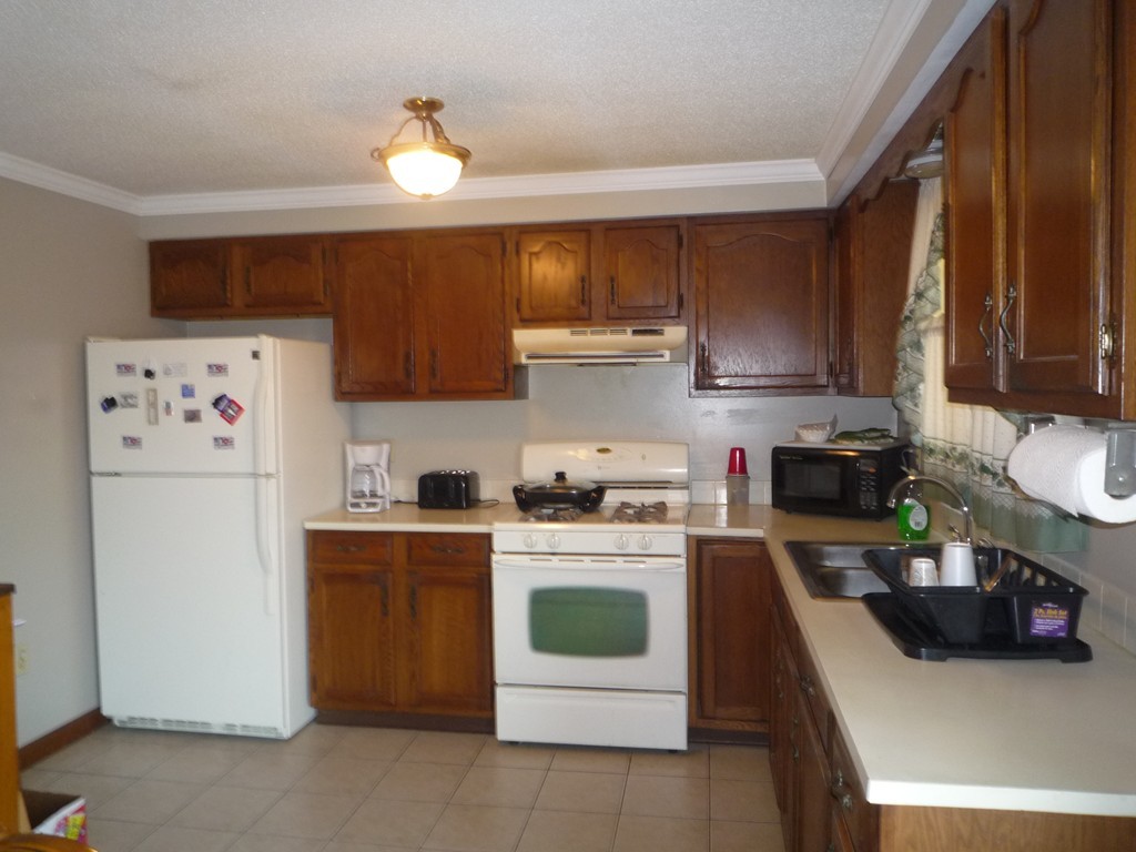 394 Hancock Street Fall River, MA 02721 - Photo 3 of 21 Gallery Image 3