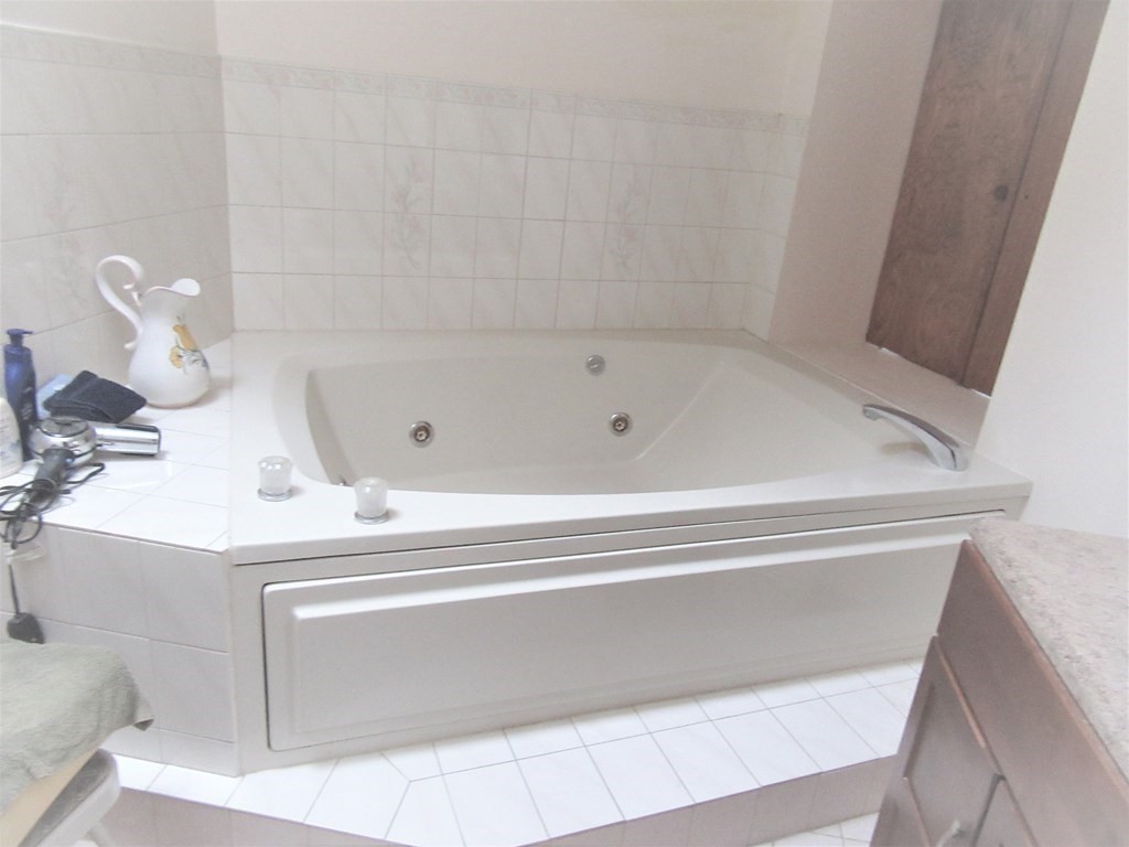 62 Oceanside Drive, Unit 62 Hull, MA 02045 - Photo 11 of 22