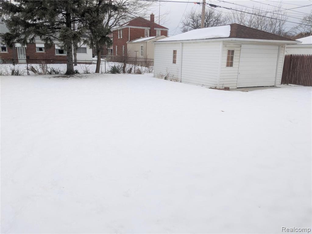7239 Edward Avenue Center Line, MI 48015 - Photo 25 of 28
