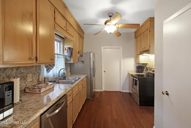 $299,900 | 2021 Cherokee Drive, Jackson, MS 39211