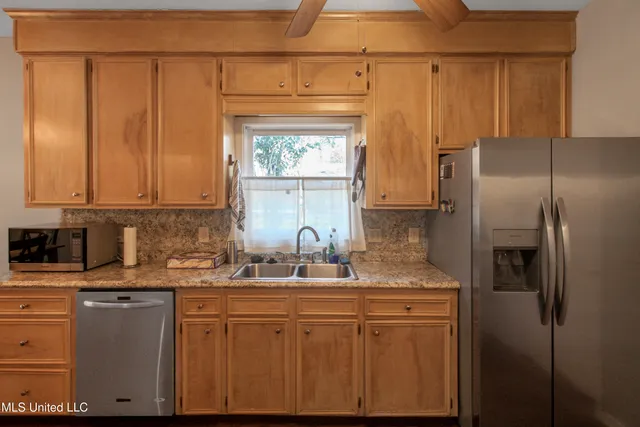 $299,900 | 2021 Cherokee Drive, Jackson, MS 39211