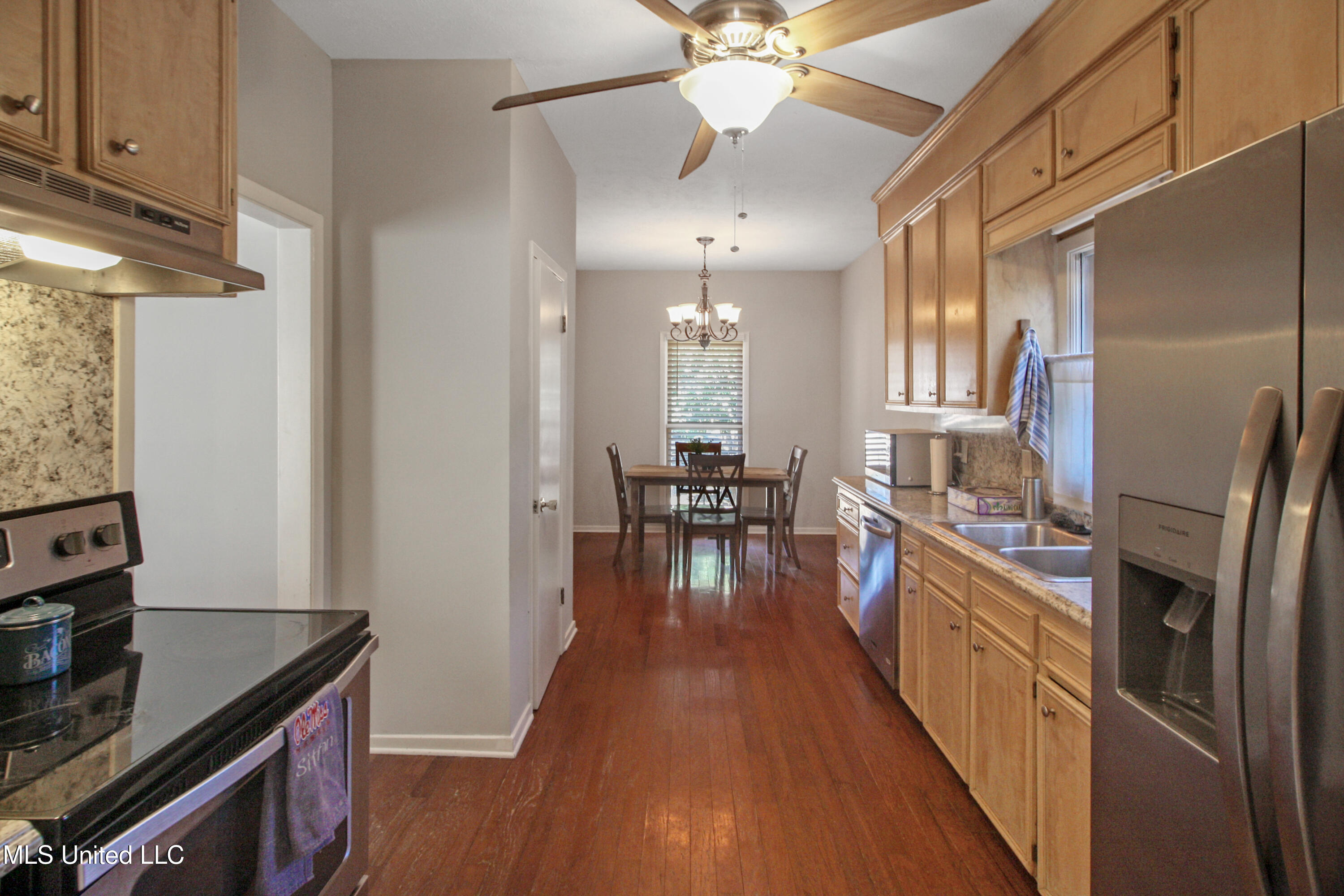 2021 Cherokee Drive Jackson, MS 39211 - Photo 17 of 49 IMG_9789