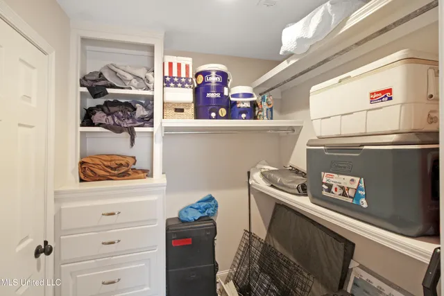 $299,900 | 2021 Cherokee Drive, Jackson, MS 39211