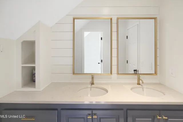 $299,900 | 2021 Cherokee Drive, Jackson, MS 39211