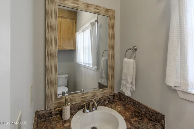 $299,900 | 2021 Cherokee Drive, Jackson, MS 39211