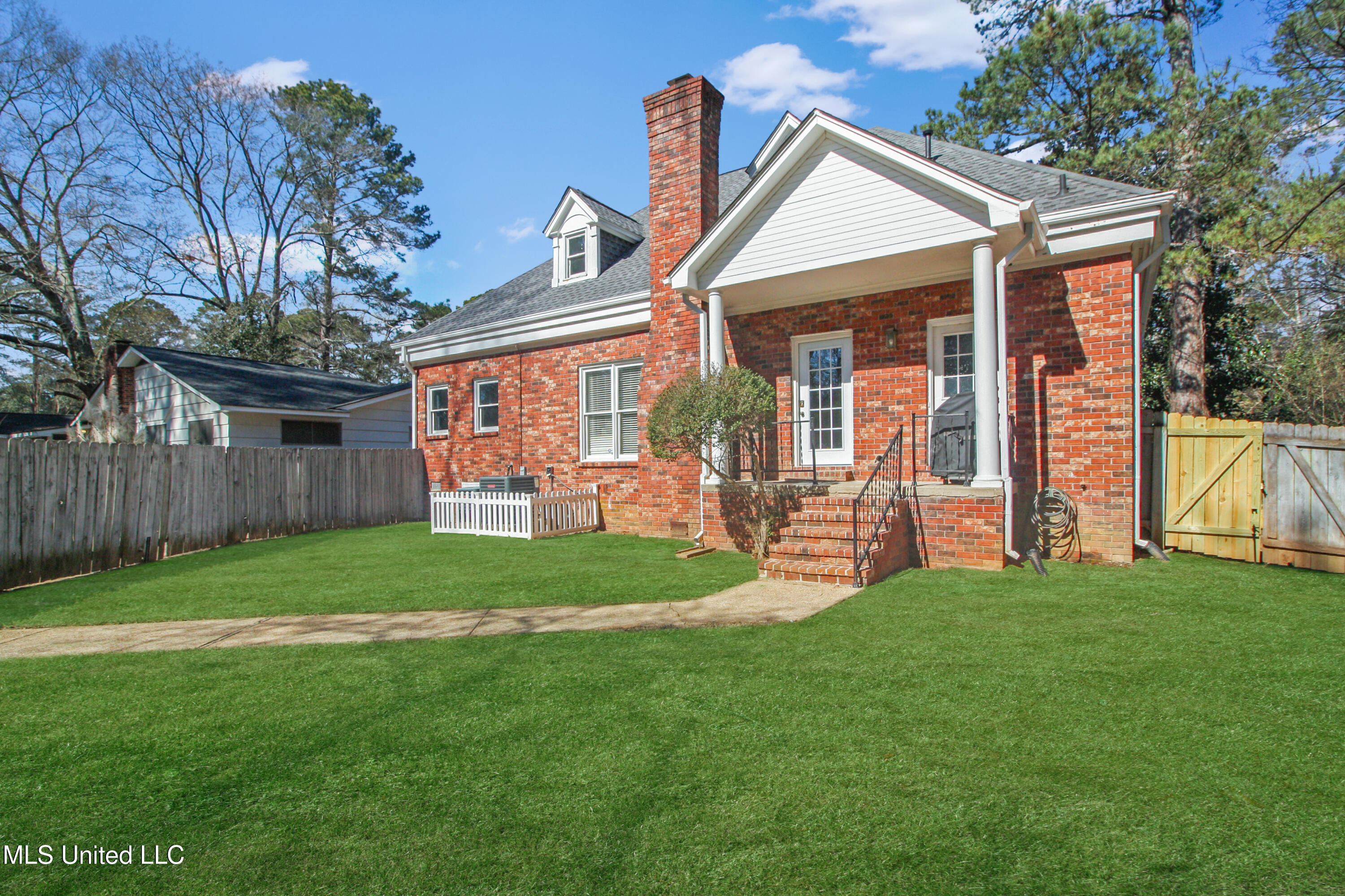 2021 Cherokee Drive Jackson, MS 39211 - Photo 45 of 49 IMG_9848