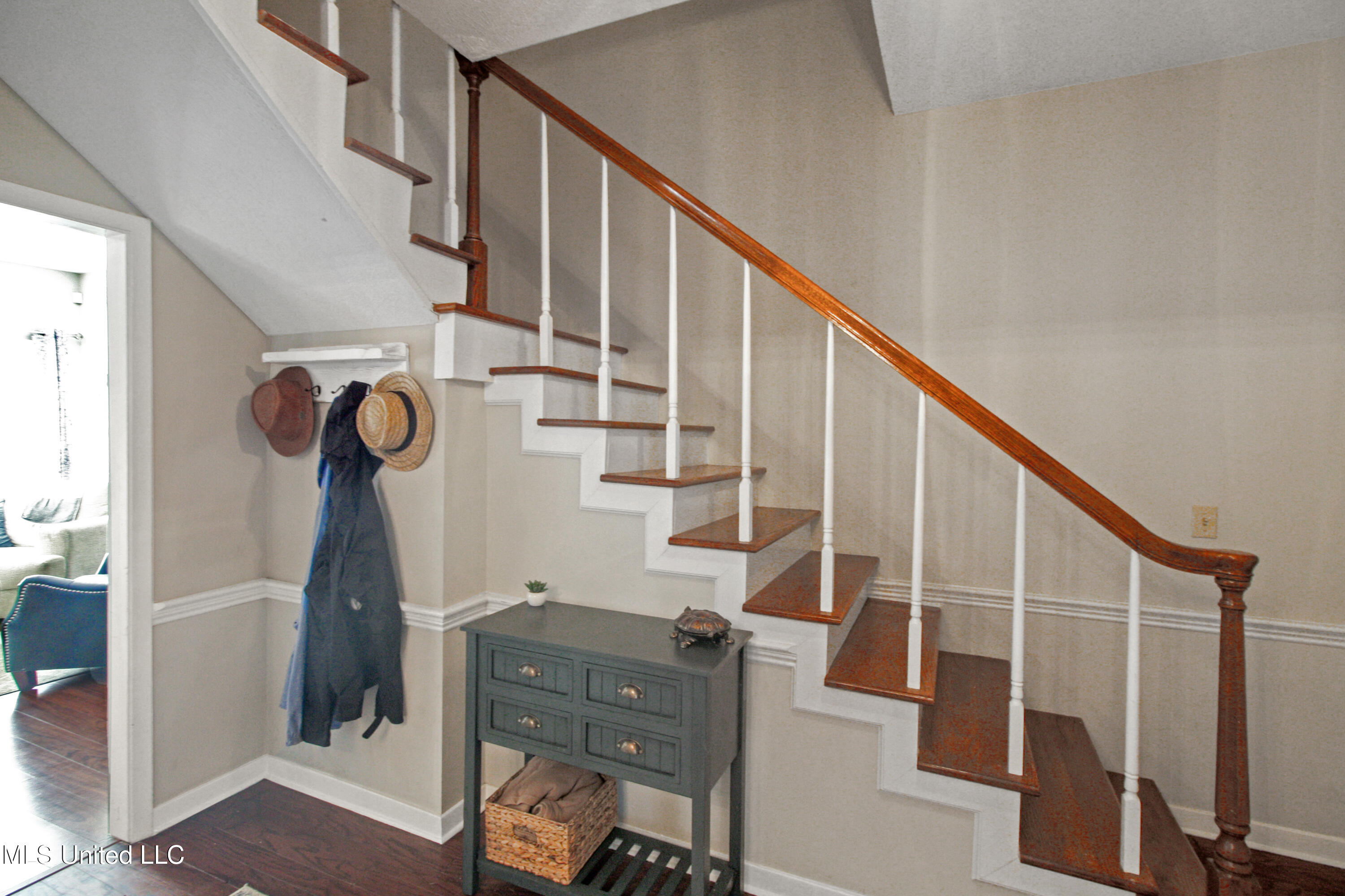 2021 Cherokee Drive Jackson, MS 39211 - Photo 5 of 49 IMG_9826