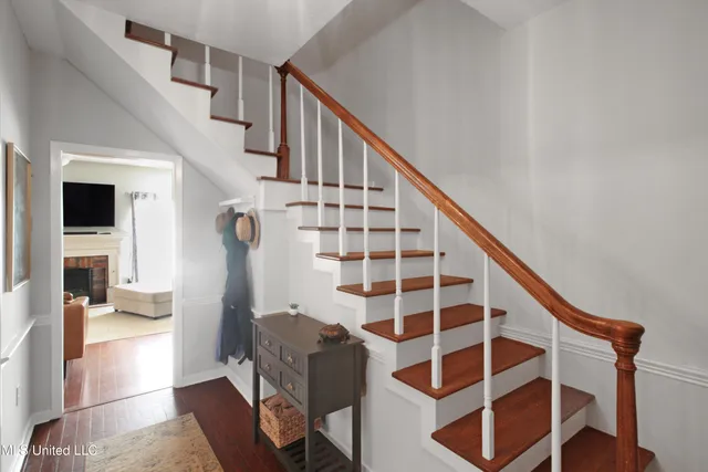 $299,900 | 2021 Cherokee Drive, Jackson, MS 39211