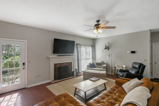 $299,900 | 2021 Cherokee Drive, Jackson, MS 39211