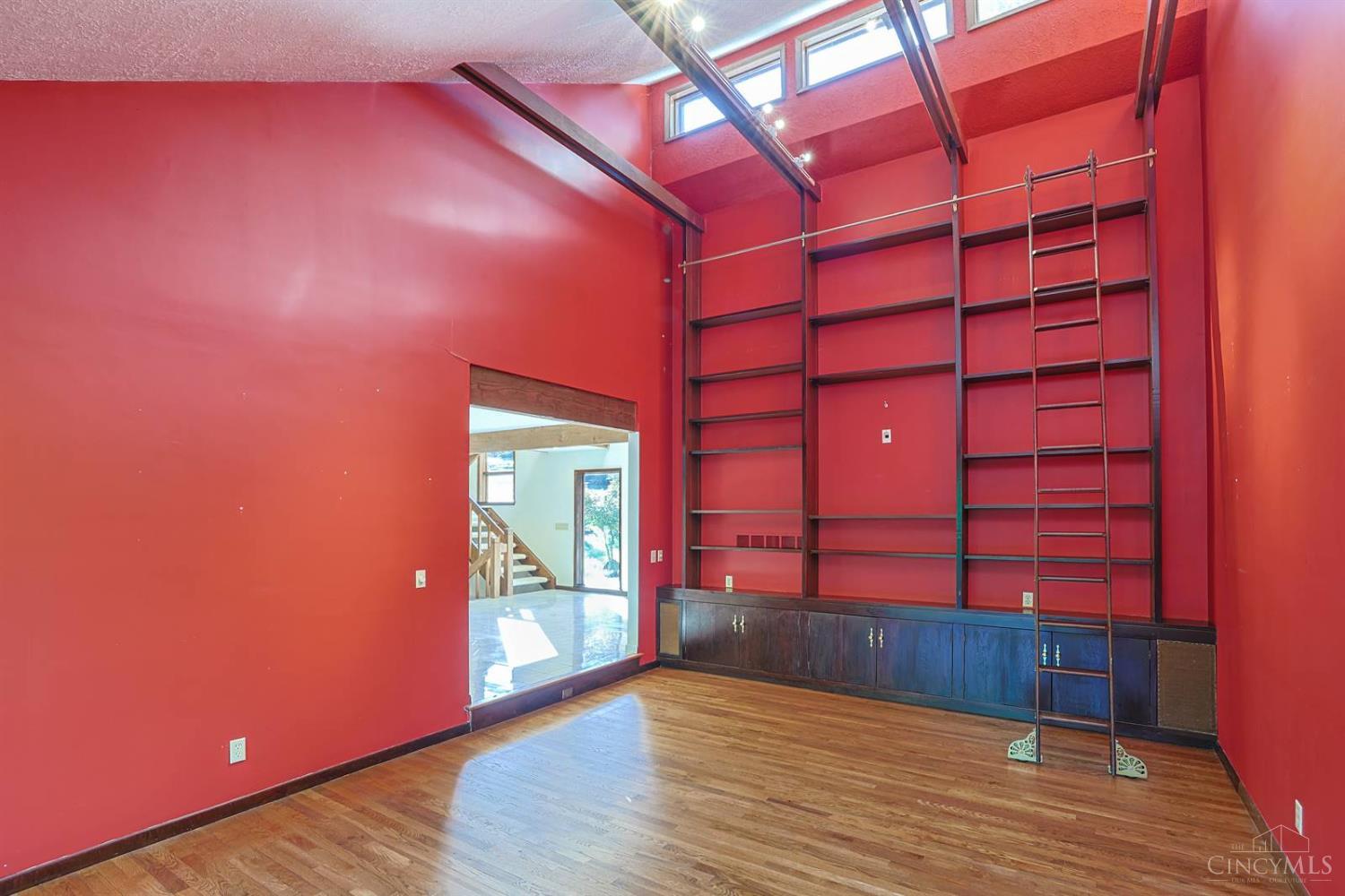 4805 Drake Road Cincinnati, OH 45243 - Photo 30 of 97 Gallery Image 30