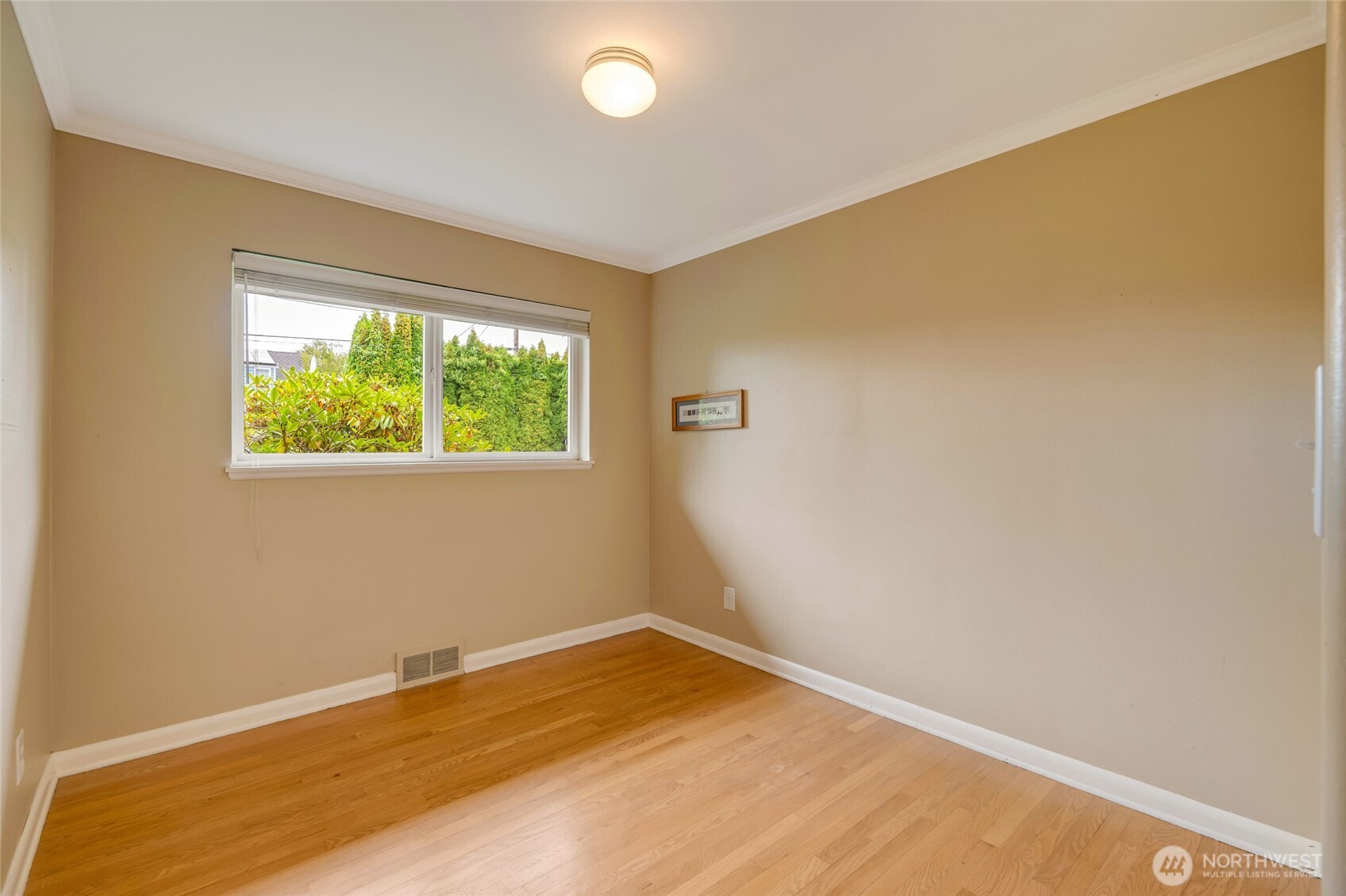 811 Rucker Avenue Everett, WA 98201 - Photo 16 of 34 an empty room with a window