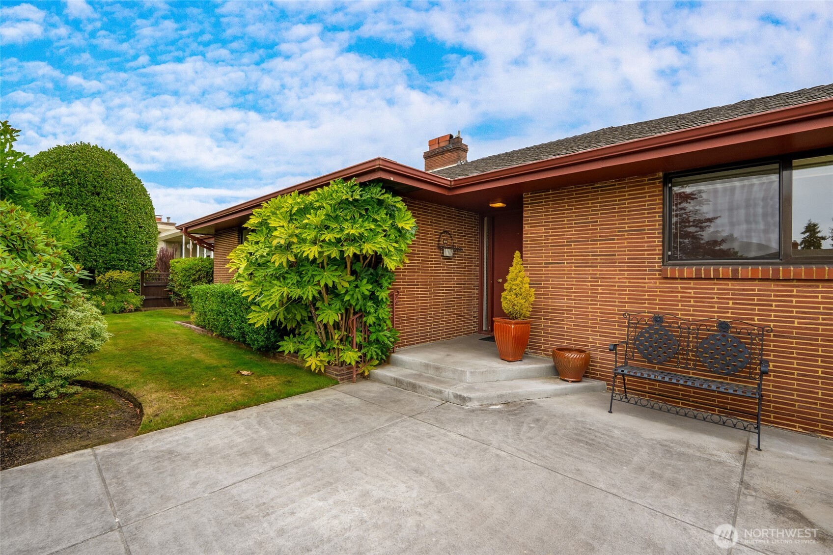 811 Rucker Avenue Everett, WA 98201 - Photo 4 of 34 a view of outdoor space and yard
