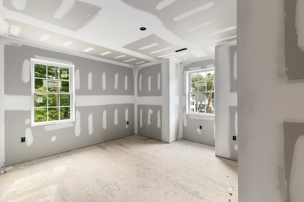 56 Venice Road Methuen, MA 01844 - Photo 18 of 28 Gallery Image 18