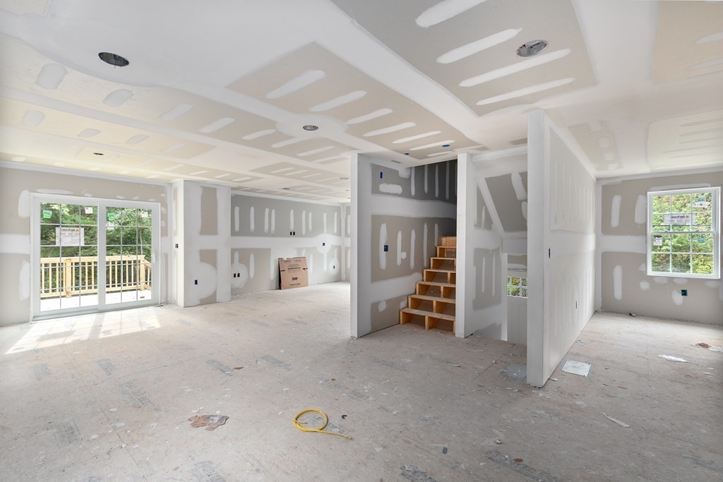 56 Venice Road Methuen, MA 01844 - Photo 6 of 28 Gallery Image 6