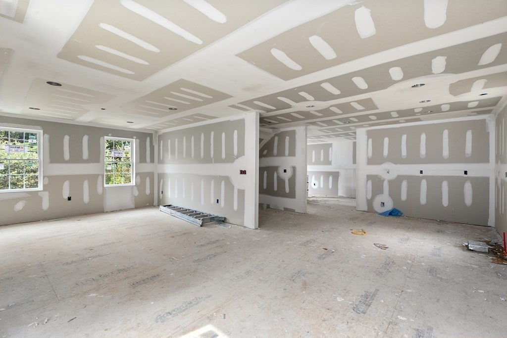 56 Venice Road Methuen, MA 01844 - Photo 7 of 28 Gallery Image 7