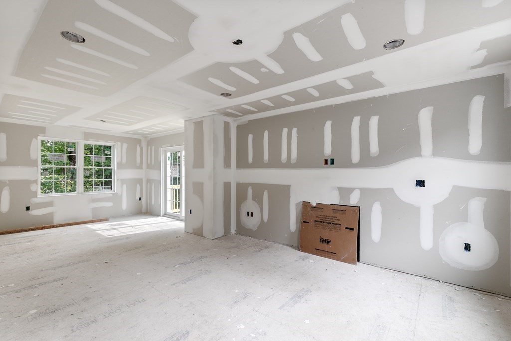 56 Venice Road Methuen, MA 01844 - Photo 8 of 28 Gallery Image 8