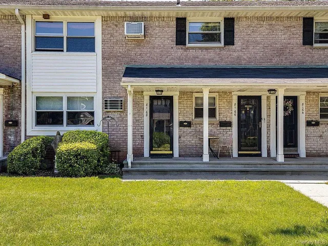 $435,000 | 81-68 Langdale Street, Unit 263A | Floral Park