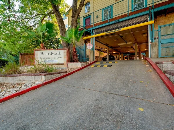 $3,000 | 2405 Leon Street, Unit 102, Austin, TX 78705