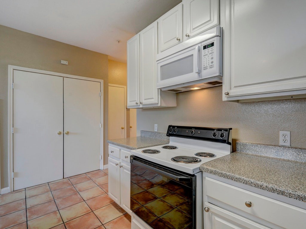 2405 Leon Street, Unit 102 Austin, TX 78705 - Photo 6 of 14