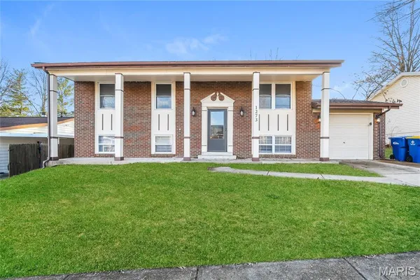 $315,000 | 1273 Green Falls Drive, Fenton, MO 63026