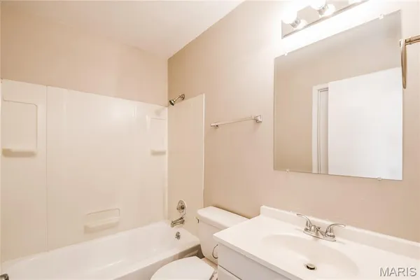 $315,000 | 1273 Green Falls Drive, Fenton, MO 63026