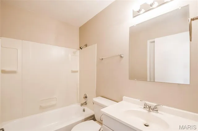 $315,000 | 1273 Green Falls Drive, Fenton, MO 63026