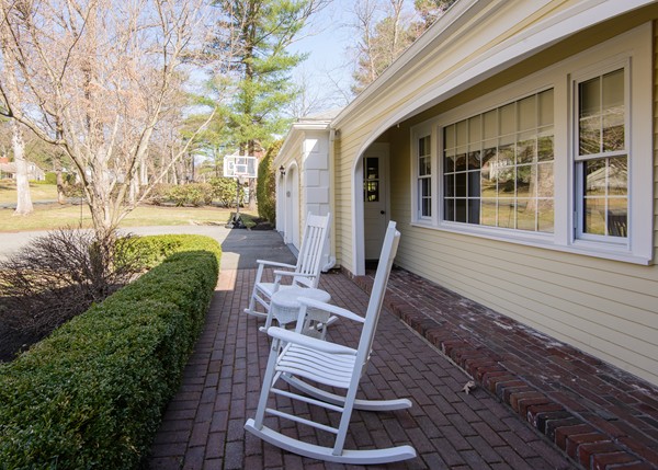 5 Huntingdon Road Lynnfield, MA 01940 - Photo 4 of 29 Gallery Image 4