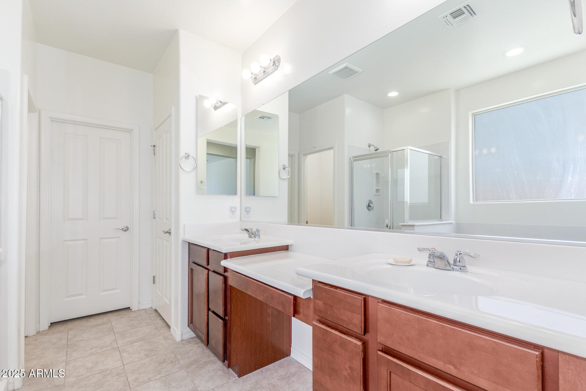 14401 West Wethersfield Road Surprise, AZ 85379 - Photo 13 of 37 18 Wethersfield