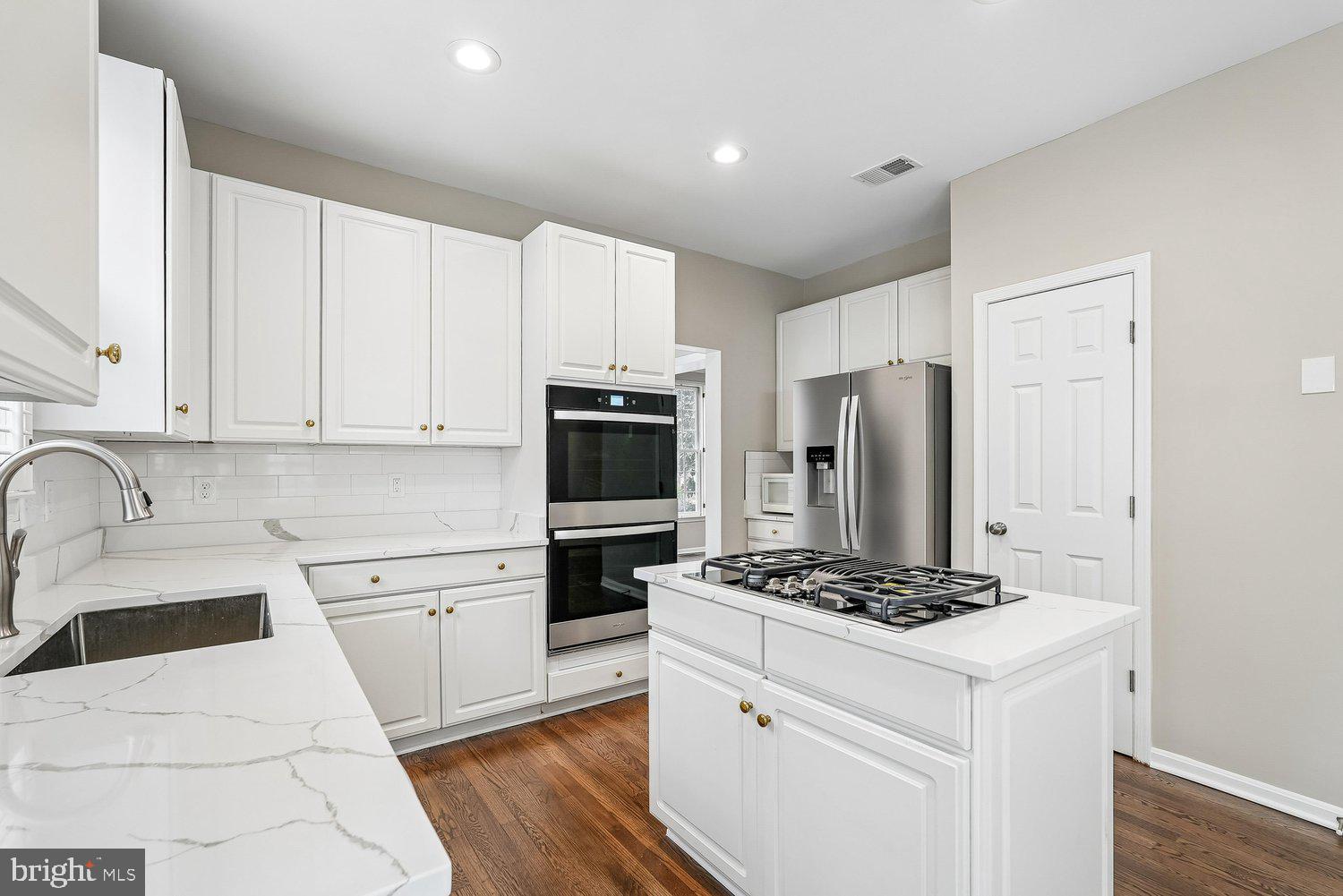 11400 Night Star Way Reston, VA 20194 - Photo 35 of 91 Kitchen