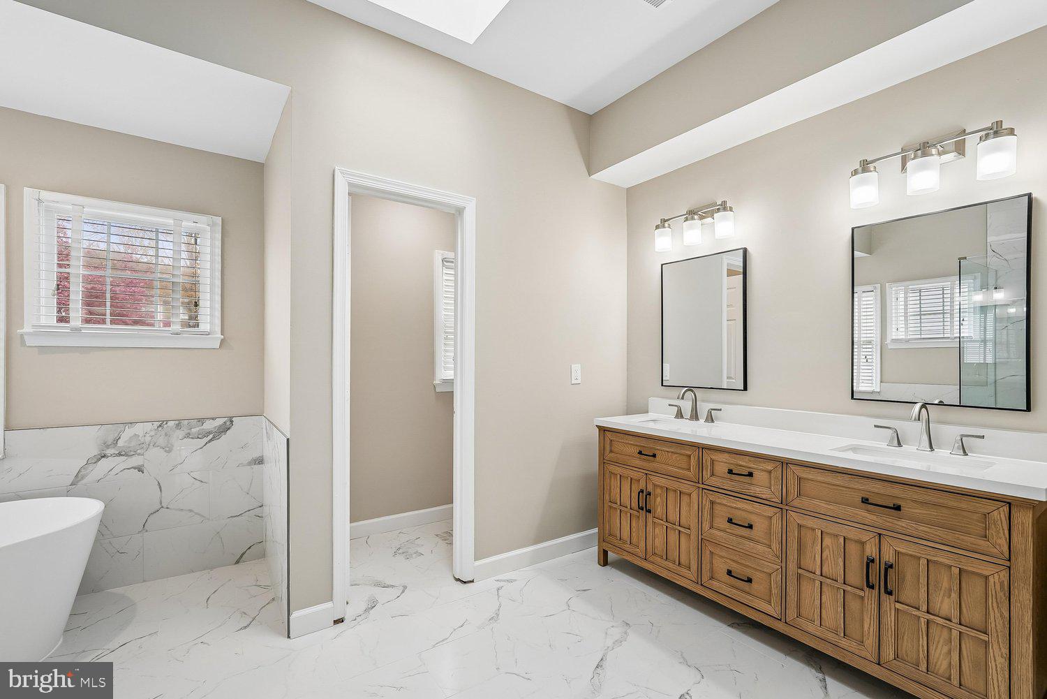 11400 Night Star Way Reston, VA 20194 - Photo 47 of 91 Primary Bath