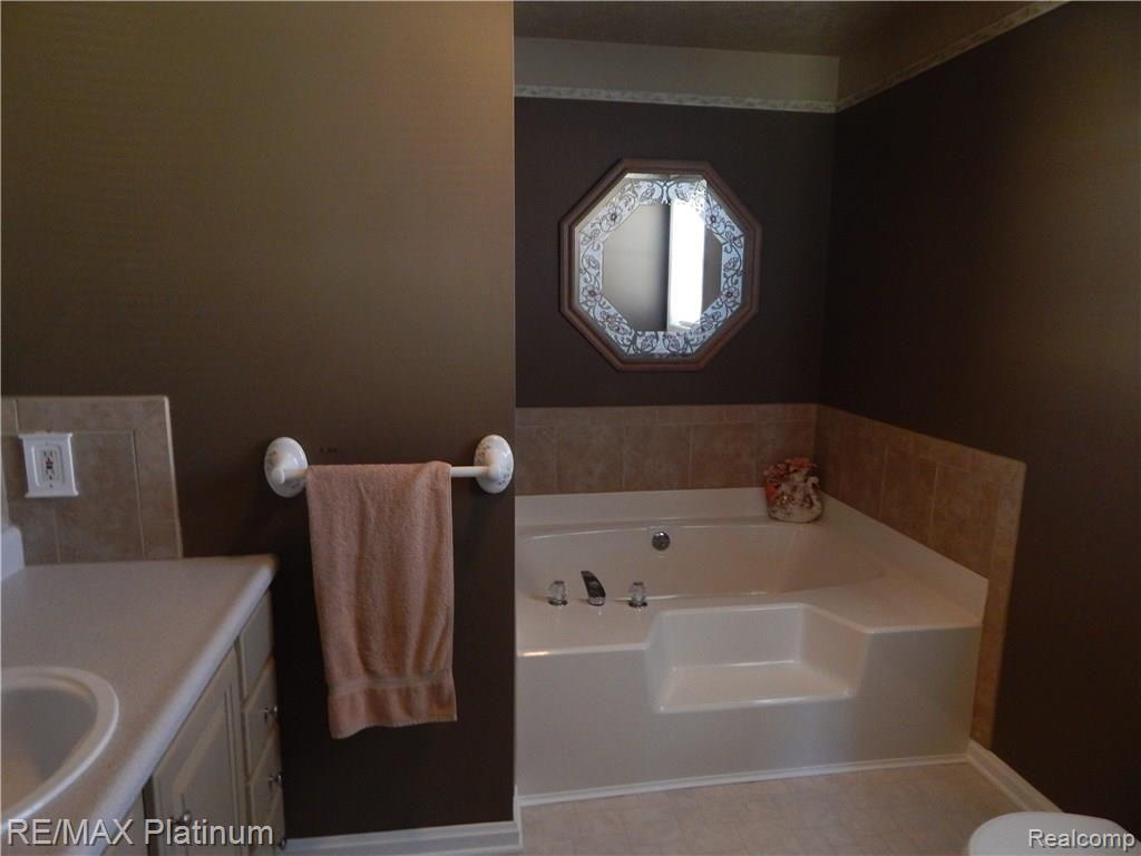 21925 Dickinson Road New Boston, MI 48164 - Photo 41 of 63 Gallery Image 41