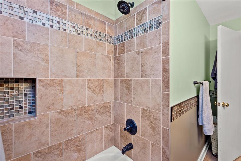 4597 East Willock Road Pittsburgh, PA 15227 - Photo 11 of 22 Gallery Image 11