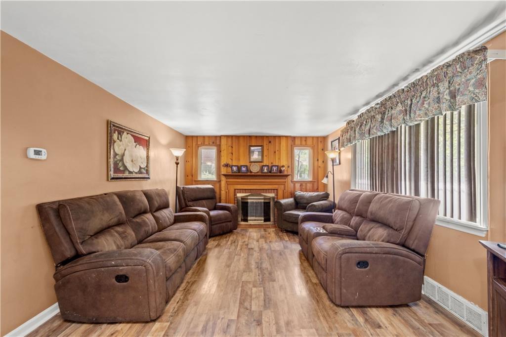 4597 East Willock Road Pittsburgh, PA 15227 - Photo 3 of 22 Gallery Image 3