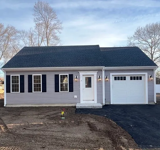 $2,650 | 3 Lanigan Path, Middleboro, MA 02346