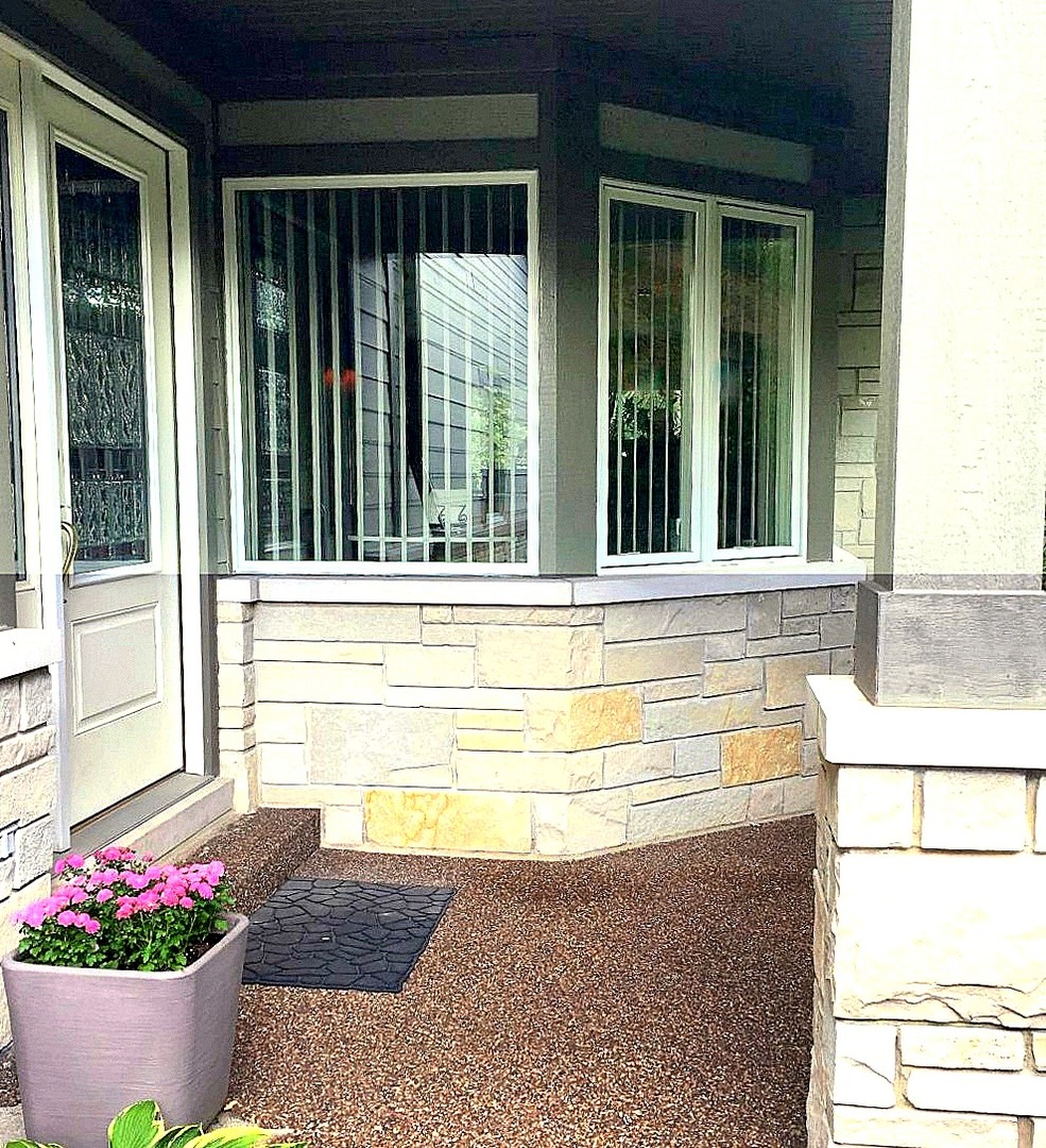 4450 Kirchoff Road Rolling Meadows, IL 60008 - Photo 2 of 25