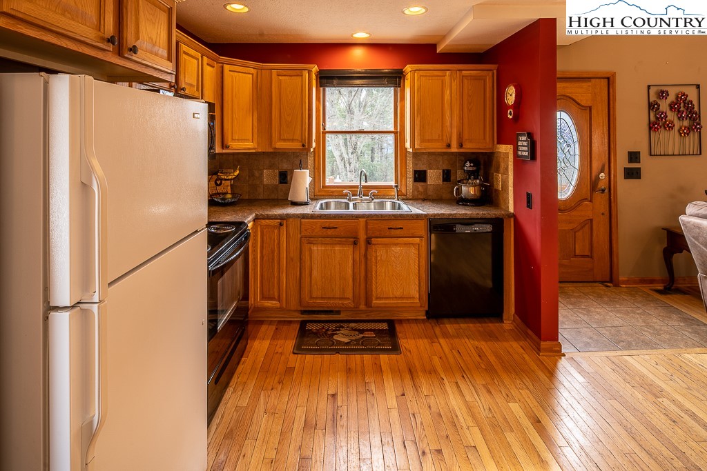 7456 Falcon Ridge Road Lenoir, NC 28645 - Photo 15 of 47 Gallery Image 15