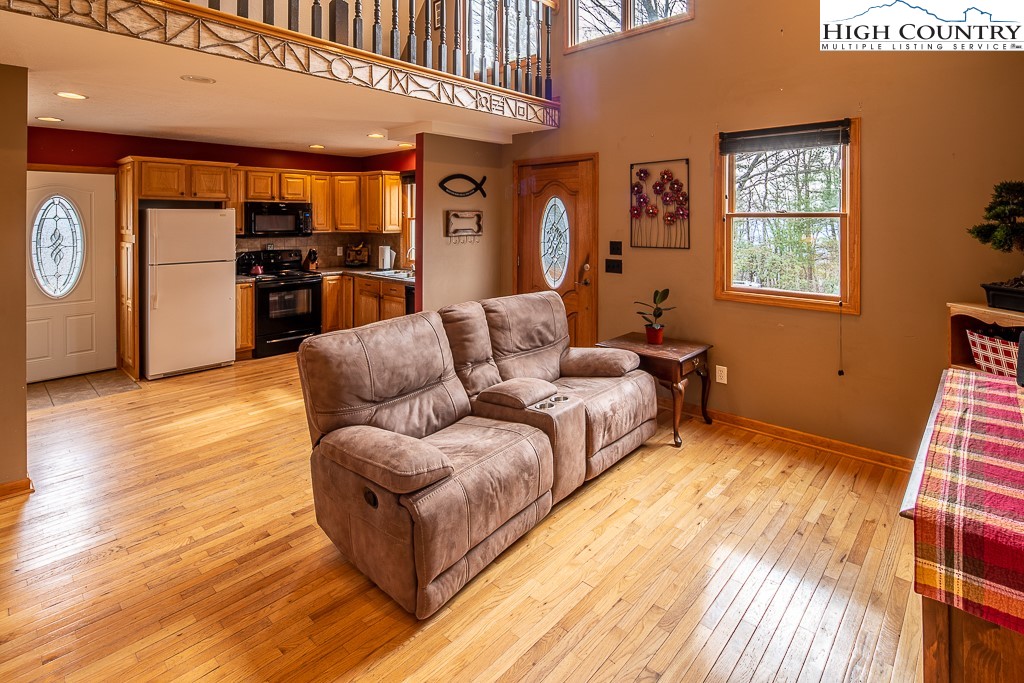 7456 Falcon Ridge Road Lenoir, NC 28645 - Photo 8 of 47 Gallery Image 8