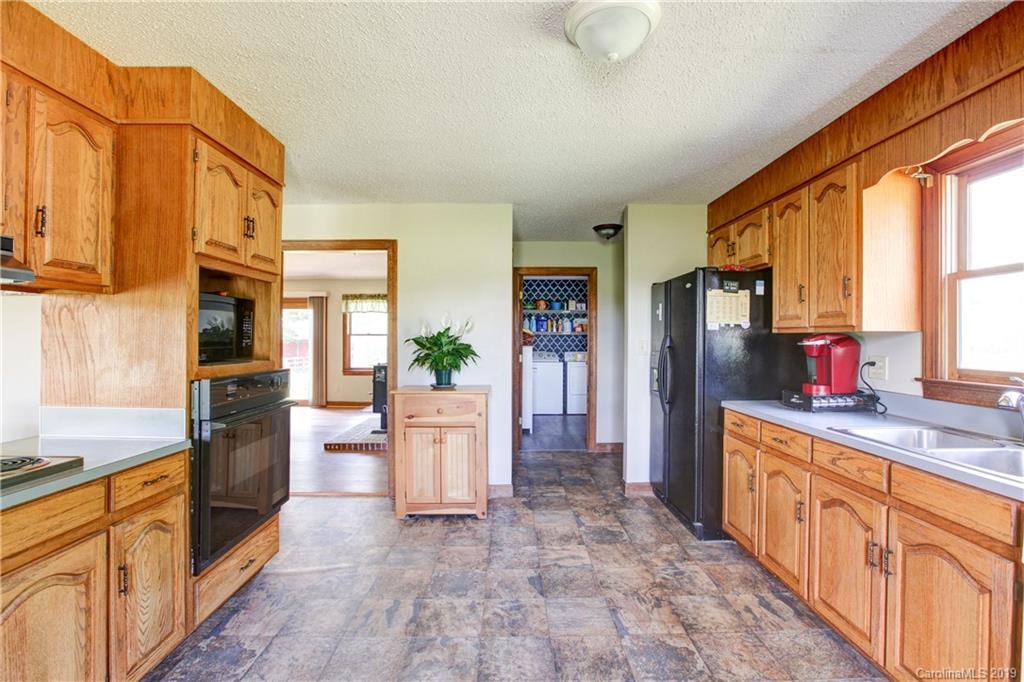 637 Old Hardin Road Dallas, NC 28034 - Photo 11 of 33 Gallery Image 11
