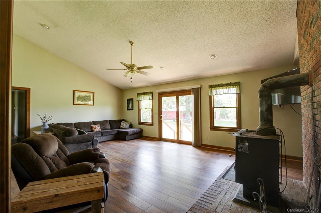 637 Old Hardin Road Dallas, NC 28034 - Photo 13 of 33 Gallery Image 13
