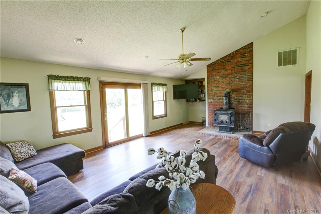 637 Old Hardin Road Dallas, NC 28034 - Photo 14 of 33 Gallery Image 14