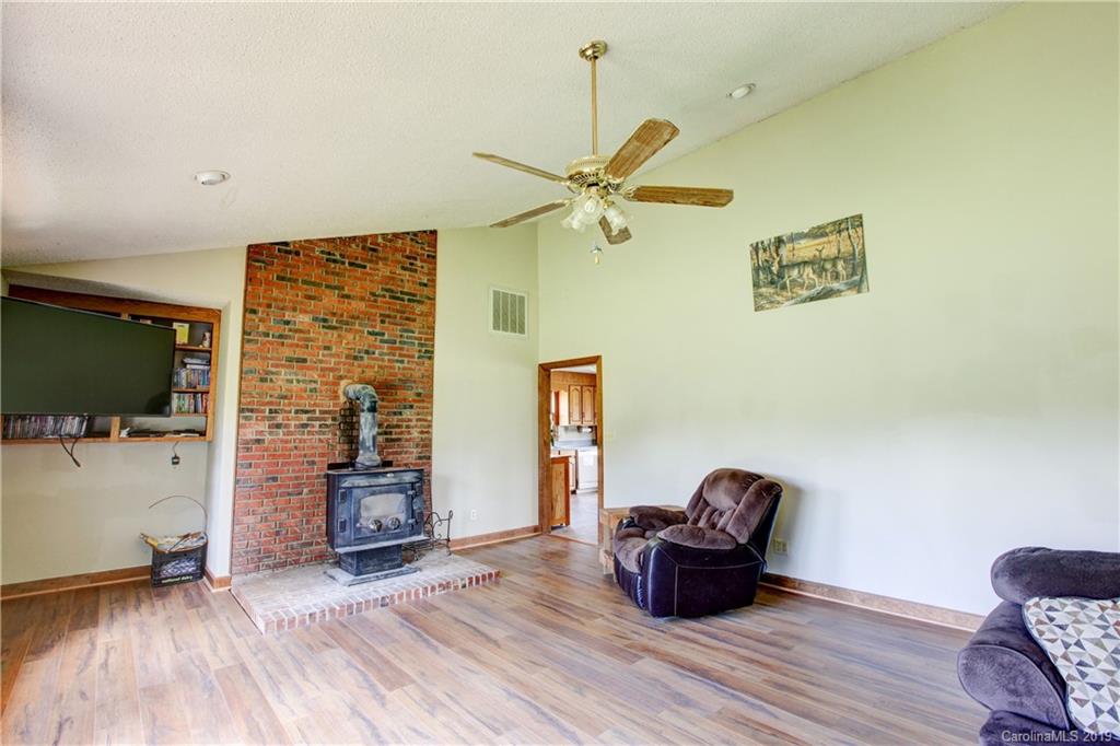 637 Old Hardin Road Dallas, NC 28034 - Photo 15 of 33 Gallery Image 15
