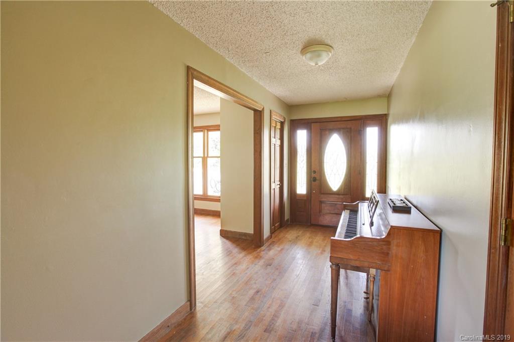 637 Old Hardin Road Dallas, NC 28034 - Photo 7 of 33 Gallery Image 7