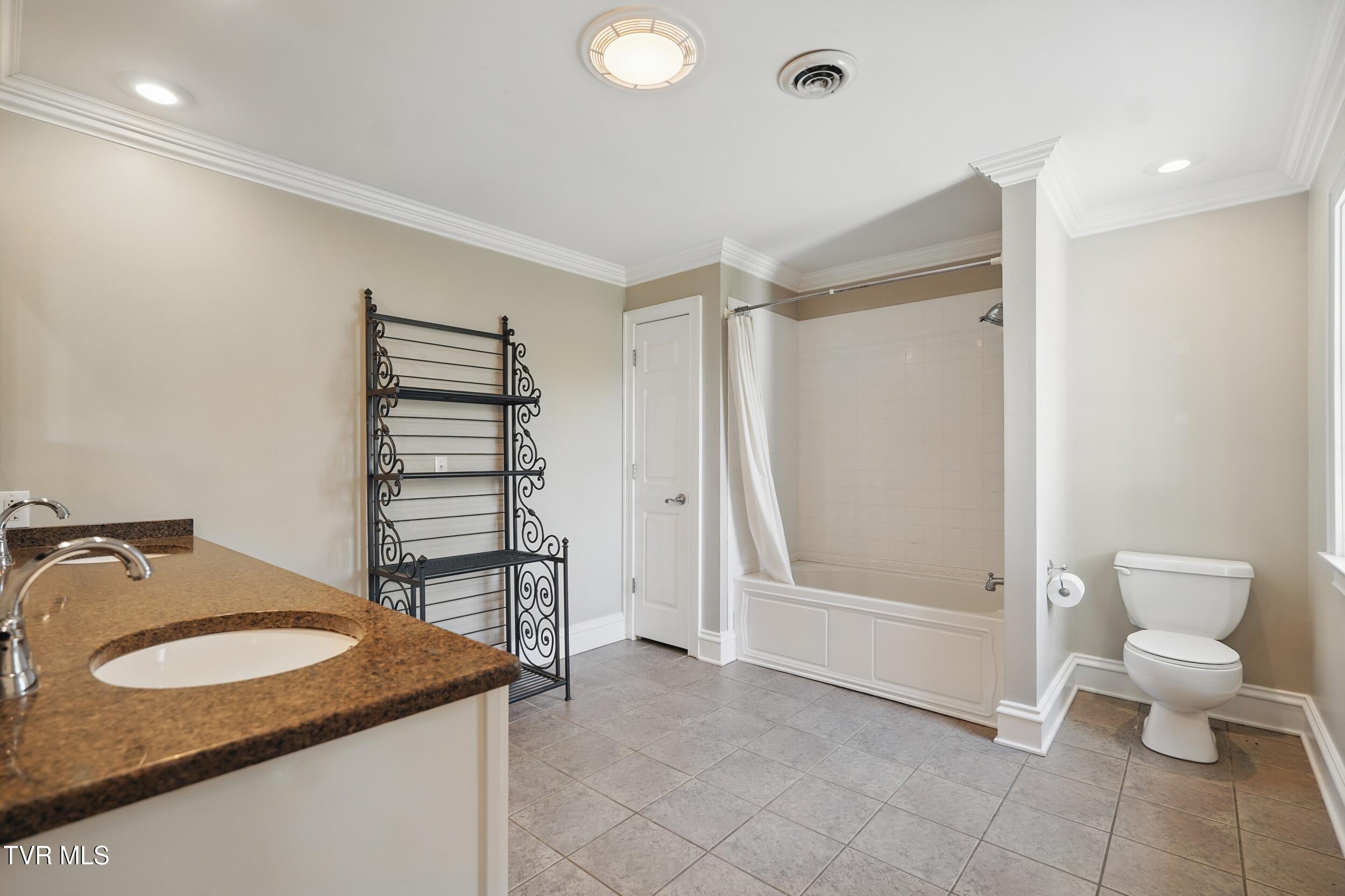 500 Ridge Avenue Northwest Norton, VA 24273 - Photo 44 of 61 UPSTAIRS FULL BATH