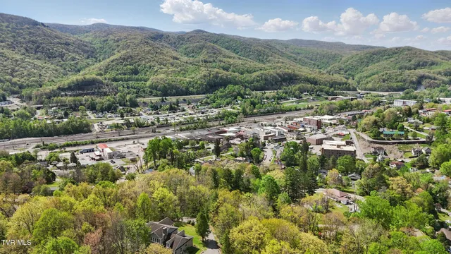 $530,000 | 500 Ridge Avenue Northwest, Norton, VA 24273