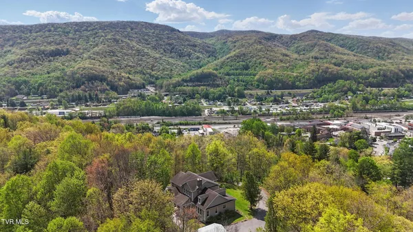 $530,000 | 500 Ridge Avenue Northwest, Norton, VA 24273